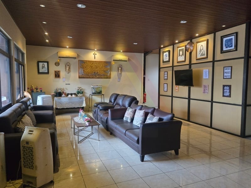 Ruang Tamu dan Lounge Konsultasi Klien